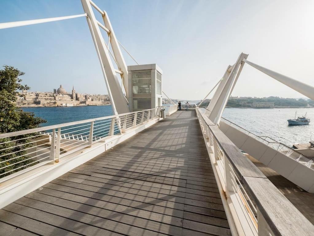 Deluxe Apartment With Valletta And Harbour Views สลีมา ภายนอก รูปภาพ